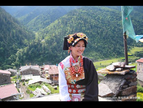 Прославленная в Интернете девушка тибетской национальности