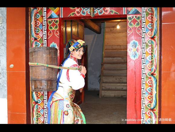 Прославленная в Интернете девушка тибетской национальности
