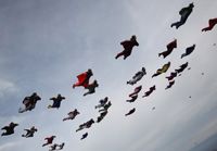 68 парашютистов составили «бриллиант» в воздухе
