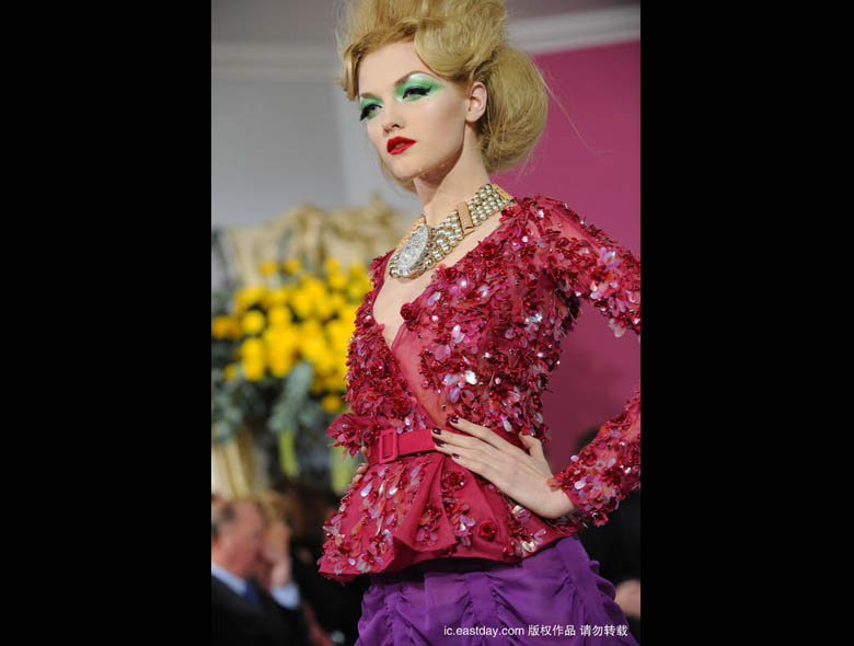 Презентация коллекции одежды ?Christian Dior? весенне-летнего сезона 2010 года в Париже