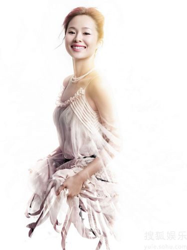Красотка Цзян Иянь попала на обложку модного журнала «BAZAAR»