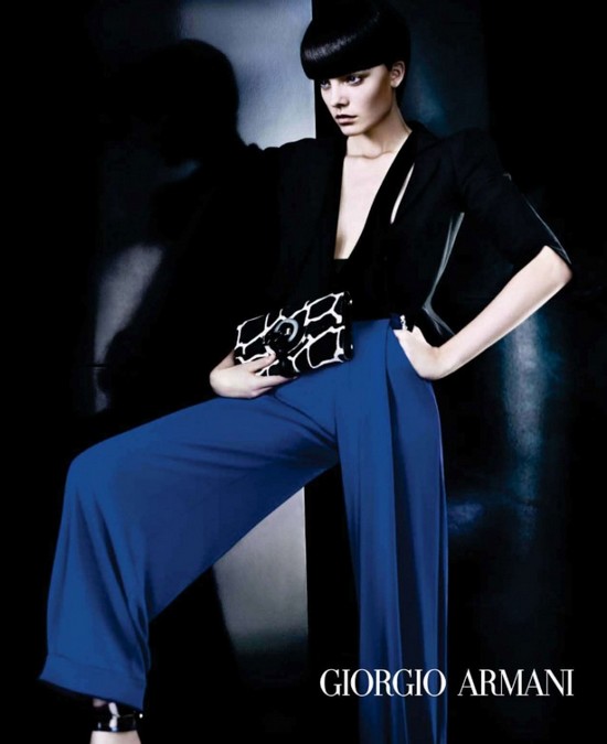 Коллекция одежды весенне-летнего сезона 2010 года от бренда «Giorgio Armani»
