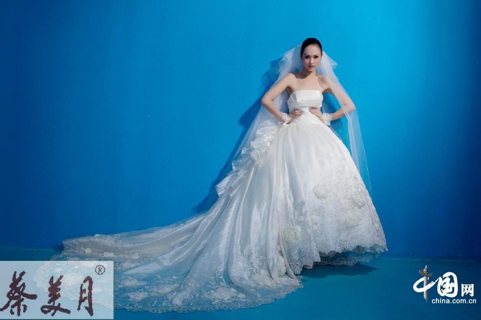 Новейшие модели свадебных платьев 2010 года от известного тайваньского дизайнера Цай Мэйюе