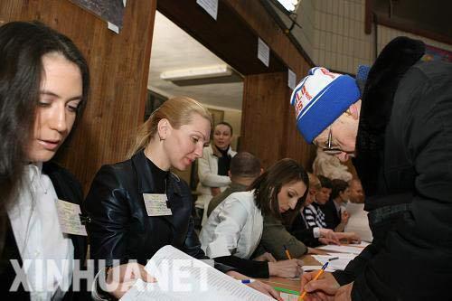 В Украине началось голосование во втором туре президентских выборов 