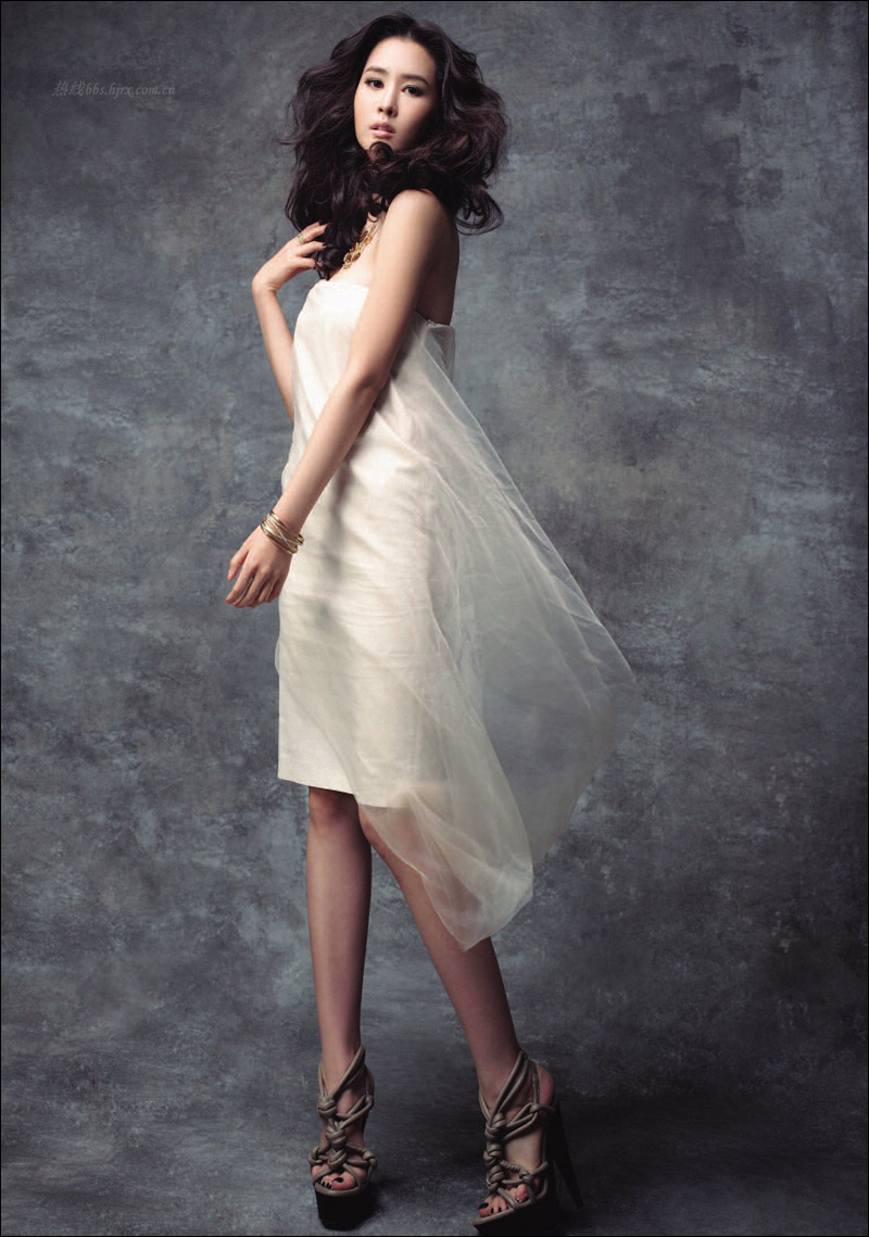 Новые фотографии южнокорейской красавицы Ли Да Хэ 