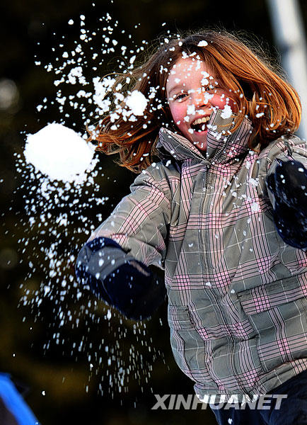 Дети в Ванкувере наслаждаются снегом во время зимней Олимпиады