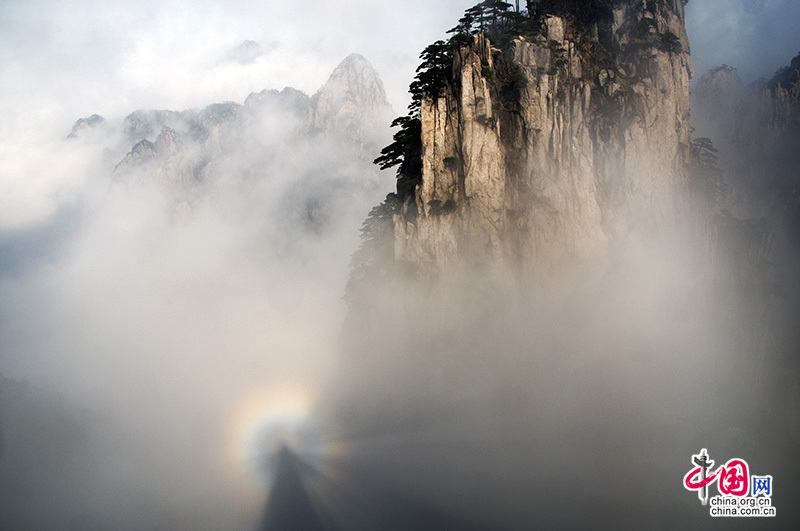 Оптическое явление «Свет Будды» в горах Хуаншань