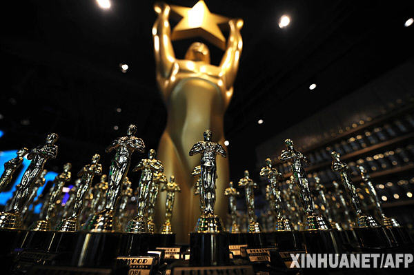 1 марта 2010 года, в Голливуде в магазине возле театра «Кодак» были выставлены копии статуэток «Оскар». 7 марта 2010 года в театре «Кодак» состоится 82-я церемония вручения премий «Оскар».