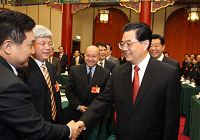 Председатель КНР Ху Цзиньтао посетил депутатов партии Ассоциация демократического национального строительства Китая и Всекитайского торгово-промышленного союза, участвующих в третьей сессии ВК НПКСК 11-го созыва