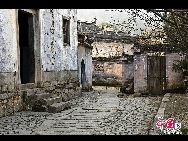 В селе Чэнкань в районе Хуэйчжоу провинции Аньхой на площади в 100 му. восстанавливается внешний вид сооружений, характерный для эпохи Восточная Хань (25-220 г.) – жилые дома, старинные мосты и беседки. Все эти сооружения дают посетителям представление о давно ушедшей эпохе. 
