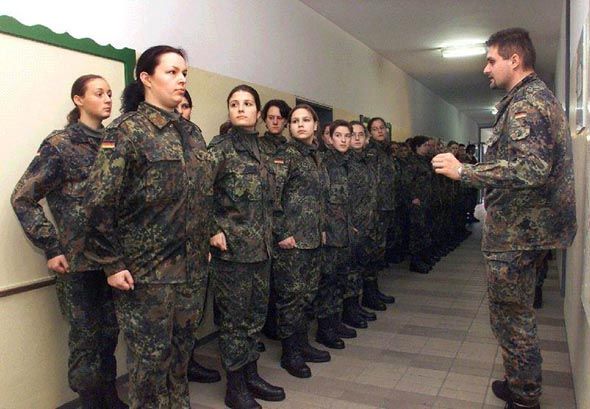 Женщины-солдаты