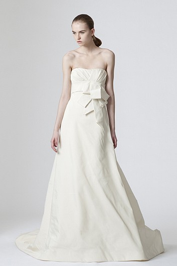 Свадебные платья весеннего сезона 2010 года от дизайнера Веры Вонг 