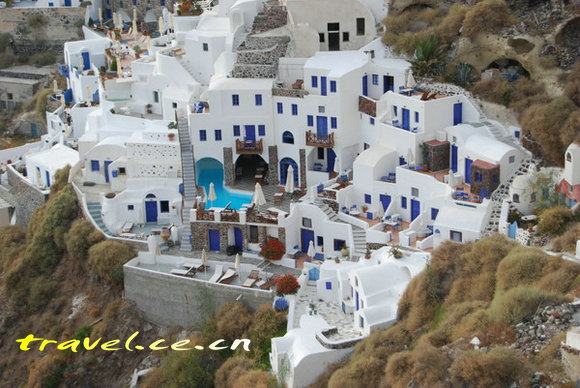 Греция: белые домики, синее море и розовые цветы5