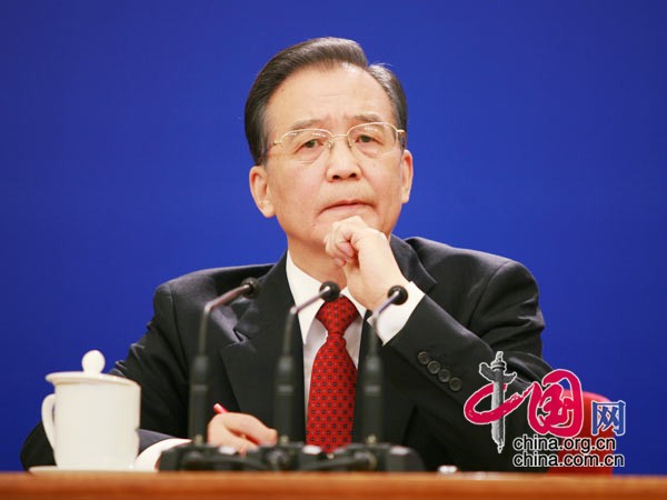 Вэнь Цзябао о подробностях «чрезвычайной сложности экономического развития» 