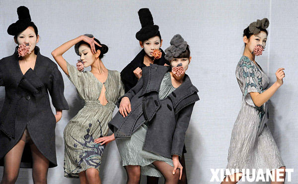 16 марта 2010 года в Бишкеке открылась Весенняя неделя моды, в рамках которой в течение 6 дней дизайнеры Киргизстана будут демонстрировать свои работы.