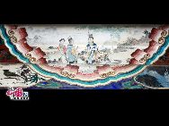 Общая длина галереи в известном парке Ихэюань (бывший Летний императорский дворец) составляет 728 метров, она является длиннейшим сооружением подобного рода в мире. Его украшают 14000 цветных картин. 