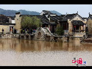 Горный район уезда Чэнкай района Хуэйчжоу в провинции Аньхой – одни из самых живописных и очаровательных горных районов в Китае. Этот уезд обладает 1800-летней историей. 