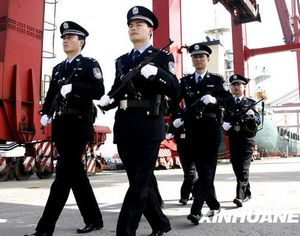 Во время проведения ЭКСПО-2010 на пропускных пунктах Шанхая будет дежурить вооруженная полиция