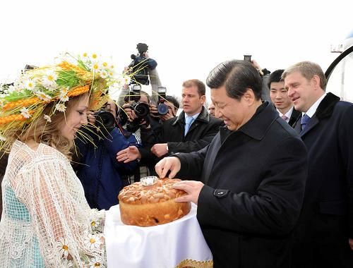Заместитель председателя Китая Си Цзиньпин прибыл во Владивосток с официальным визитом в Россию