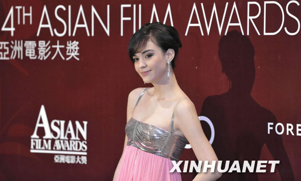 Прекрасные вечерние платья звезд, принимавших участие в церемонии вручения кинонаград «Asian Film Awards»