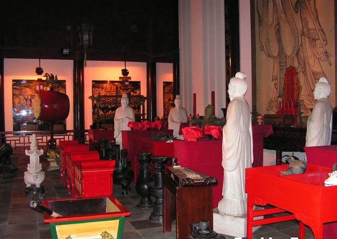 Достопримечательность Нанкина - храм Конфуция