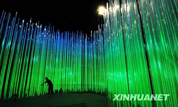 В выставочных зонах национального павильона Китая на ЭКСПО-2010 прошла подготовка экспозиций 