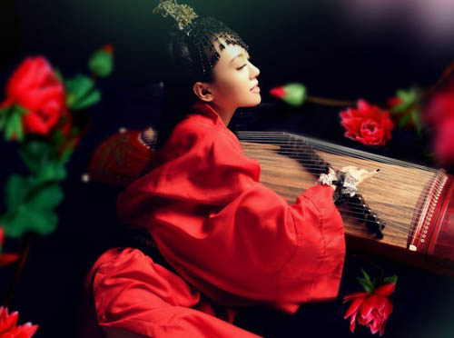 Красивая китайская актриса, певица и писательница Сюй Хаофэй 