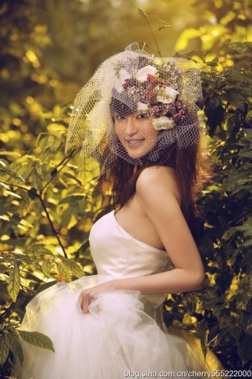 Романтические свадебные фотографии модели Чи Сюе на весеннюю тематику