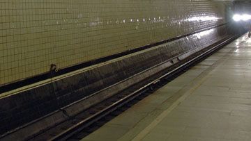 25 человек погибли в результате взрыва в московском метро