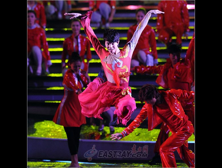 Звезды приняли участие в гала-концерте, посвященном началу обратного отчета 30 дней до открытия ЭКСПО-2010 Звезды приняли участие в гала-концерте, посвященном началу обратного отчета 30 дней до открытия ЭКСПО-2010