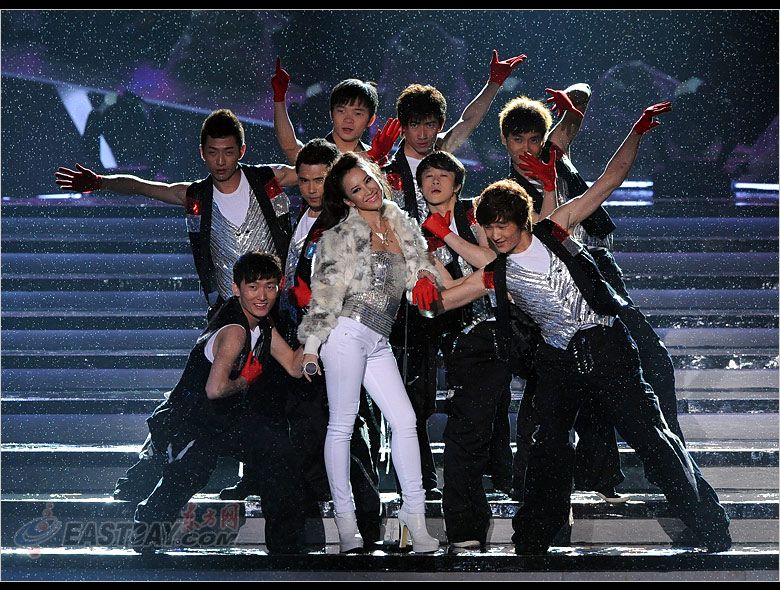 Звезды приняли участие в гала-концерте, посвященном началу обратного отчета 30 дней до открытия ЭКСПО-2010 Звезды приняли участие в гала-концерте, посвященном началу обратного отчета 30 дней до открытия ЭКСПО-2010