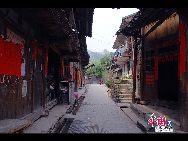 Древнее село Гаои находится на территории уезда Хуэйтун города Хуайхуа провинции Хунань. Село Гаои с трех сторон окружено горами, с одной стороны - граничит с рекой Ушуй. 