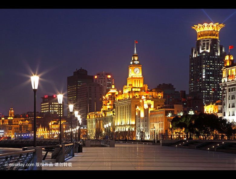 Чарующий ночной вид обновленной Шанхайской набережной 