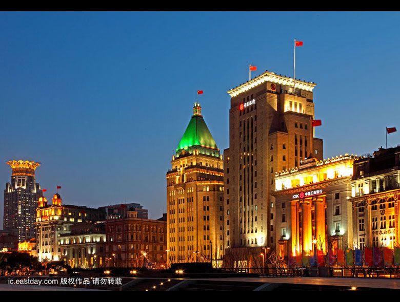 Чарующий ночной вид обновленной Шанхайской набережной 
