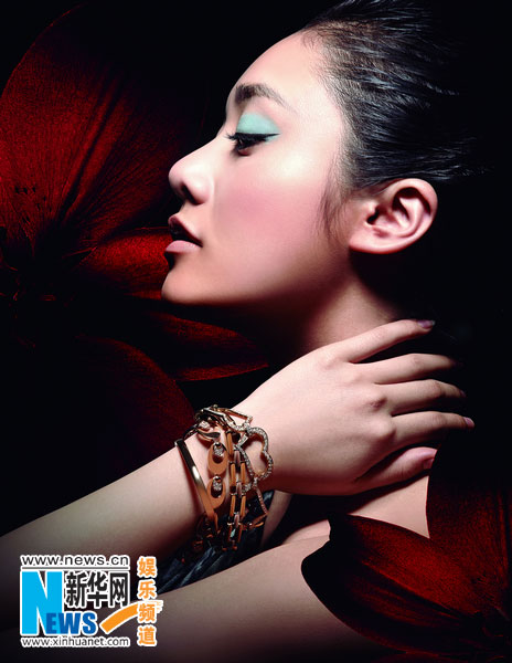 Очаровательный макияж сексуальной актрисы Лю Юнь 