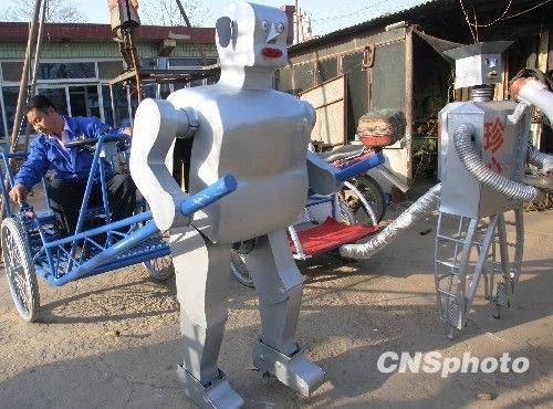 Пекинский крестьянин со своими 30 роботами примет участие в церемонии открытия ЭКСПО-2010 в Шанхае