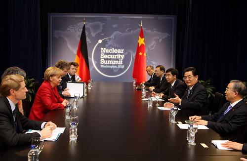 Ху Цзиньтао встретился с канцлером ФРГ Ангелой Меркель