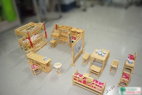 Мини-мебель, изготовленная из одноразовых палочек