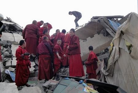 Фотографии уезда Юйшу во второй день после землетрясения