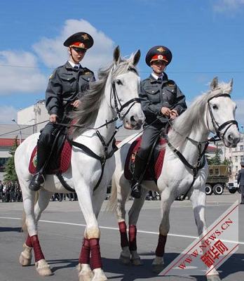 Модные российские женщины-полицейские