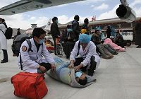 Более 2000 человек, пострадавших от землетрясения, были транспортированы для дальнейшего лечения