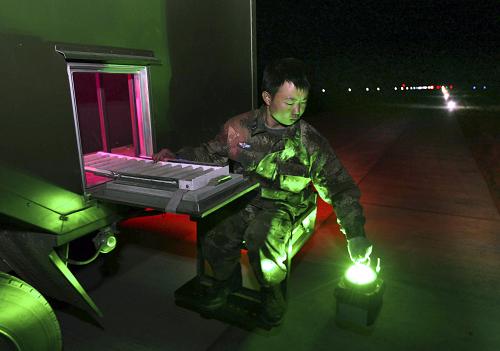 Надежное обеспечение безопасности ночных полетов в аэропорту уезда Юйшу