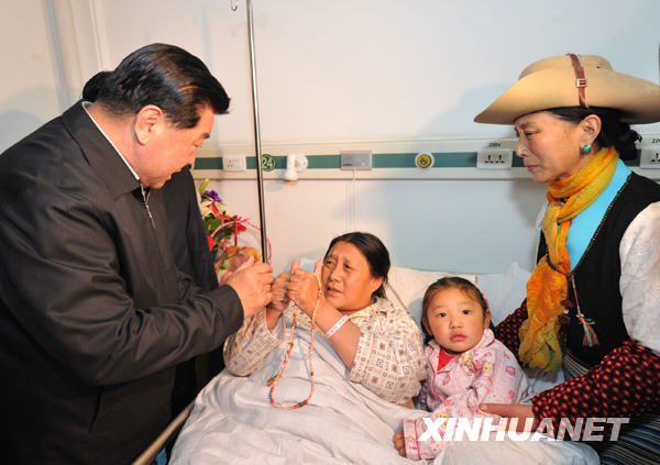Председатель ВК НПКСК Цзя Цинлинь посетил пострадавший от землетрясения район провинции Цинхай