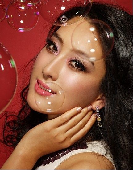 Симпатичная молодая актриса Ма Су
