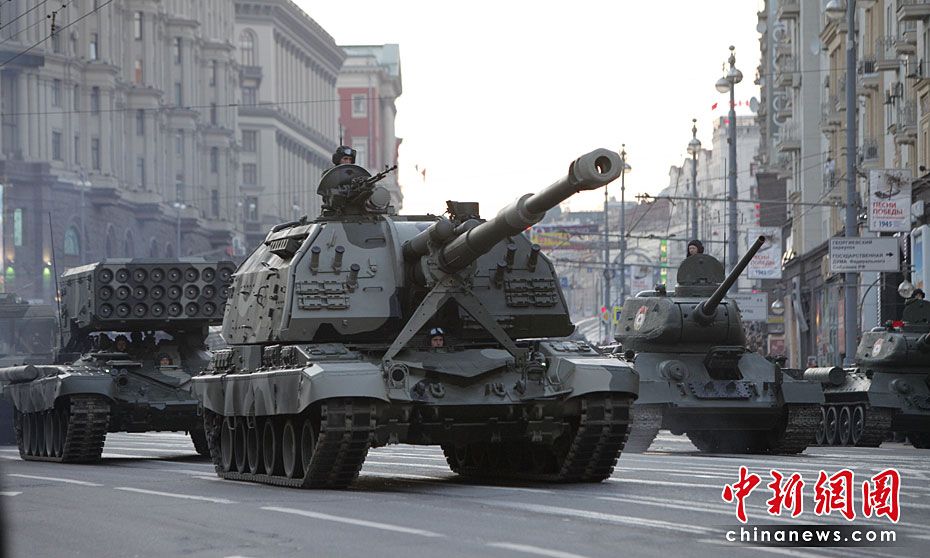 Первая репетиция военного парада проведена в России
