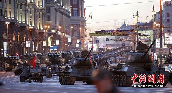 Замечательные снимки репетиции военного парада на Красной площади Москвы 