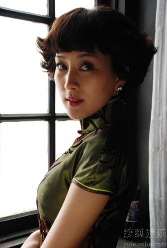 Молодая актриса Ма Су в ципао