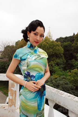 Молодая актриса Ма Су в ципао