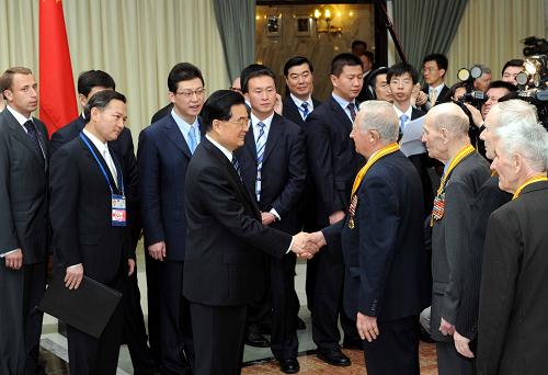 Председатель КНР Ху Цзиньтао провел встречу с российскими ветеранами1