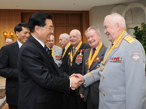 Председатель КНР Ху Цзиньтао провел встречу с российскими ветеранами3